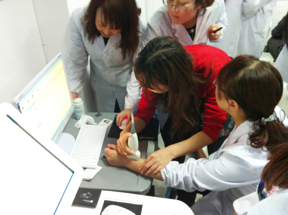 �ҹ�˾������Ա�����Ľ��н���С