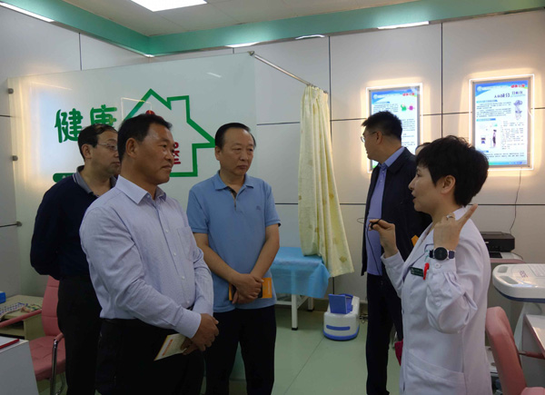 ���ɰ�ͷ���ƾֲιۡ������н�̨