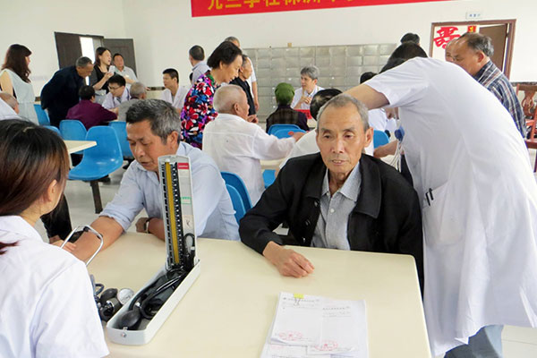 ����С����ʾ�ճ�����Ѫѹ�о���